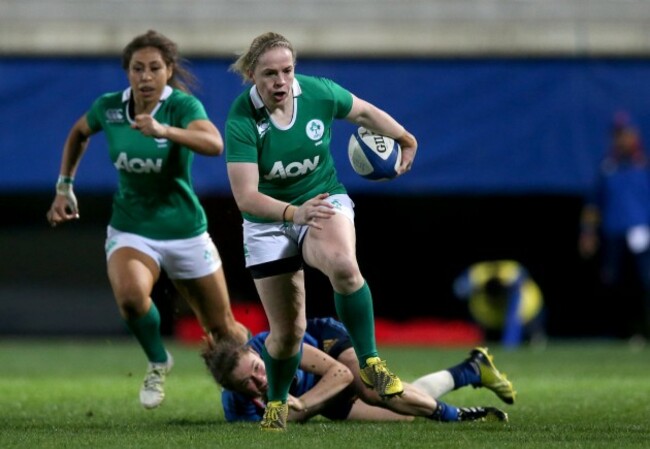 Niamh Briggs makes a break