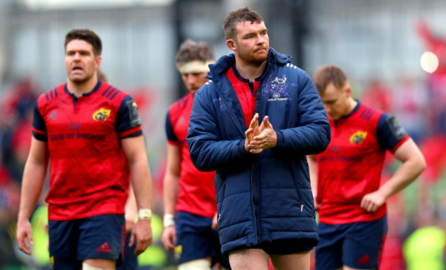 Peter O’Mahony applauds their supporters