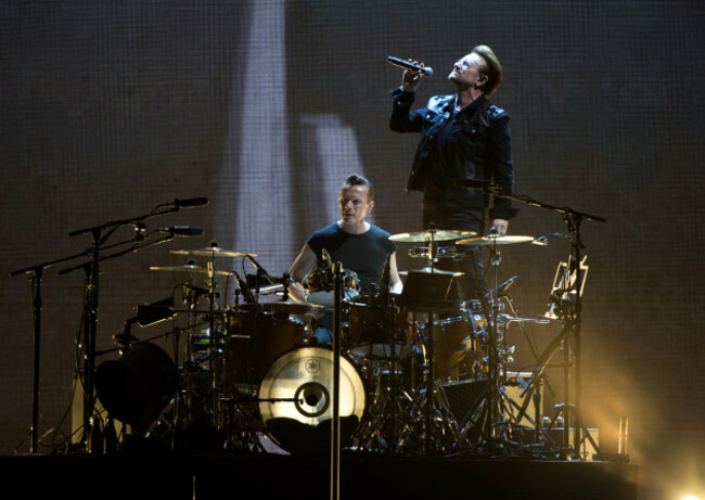 U2 in Concert - Pasadena