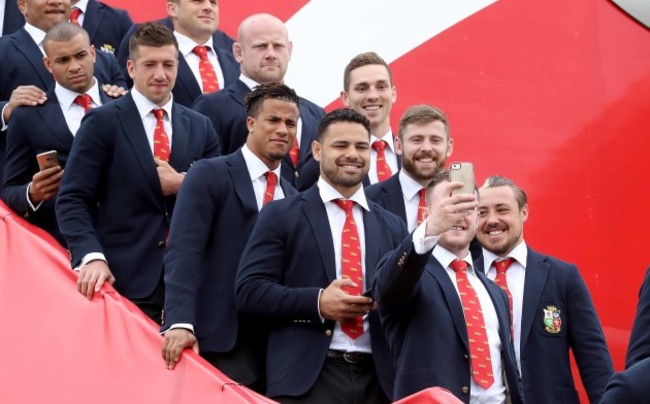 Anthony Watson, George North, Ben T'eo, Elliot Daly, Jack Nowell and Stuart Hogg pose for a picture