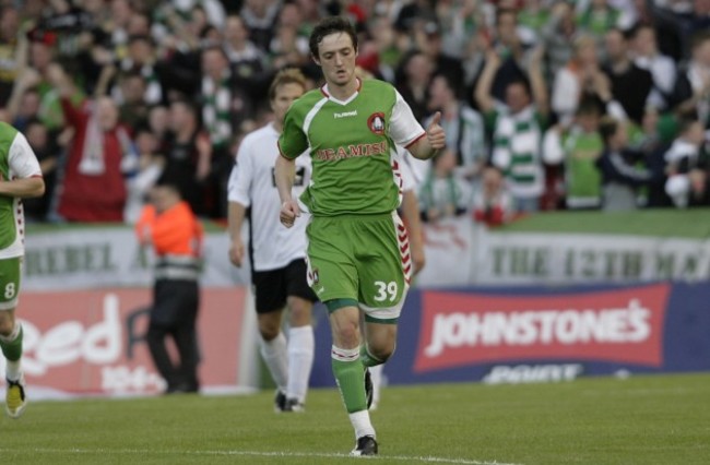 Dave Mooney celebrates scoring