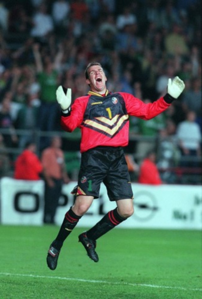 Alan Kelly celebrates 1/9/1999