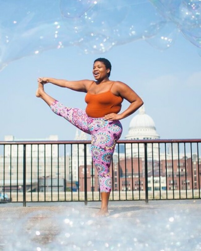 I'm teaching the noon flow at @durhamyoga today & it's my next to last @durhamyoga class for the summer- see y'all at noon! While walking along the Thames outside the #tatemodernmuseum, @photoyography & I came across this giant bubble blowing display. Rosa asked the artist if we could shoot right in the midst of his beautiful scene. You know me- I was mad shy and embarrassed to break up his display. Not to mention that everyone and their mum was milling around and many of those people stopped to stare at and photograph the chubby black American in flower pants. But there was a lot of smiling and laughing. And Rosa totally distracted from my stage fright, enough for me to eventually pose on the Millennium Bridge. But this was one of the first shots from that day and it's reminding me to feel really grateful for all the photographers who have pushed me out of my comfort zone this year. I am very shy when it comes to this kind of photography because my attitude towards yoga asana photographs has changed so dramatically since the beginning of my yoga practice. But the best photographers have been sympathetic to my concerns while also getting my ass out into the middle of dense urban traffic if necessary. And it's because they've all been chill enough to just let me do my thing. Anyway, you know who you are, and both me and my practice are really fucking grateful for you. Bodysuit- @danskinapparel Leggings- @lineagewear