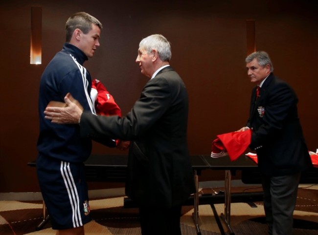 Sir Ian McGeechan presents Jonathan Sexton with his jersey