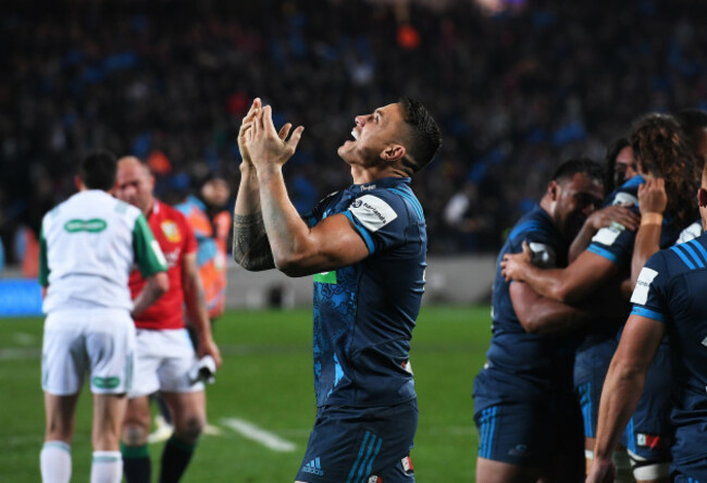 Sonny Bill Williams celebrates winning