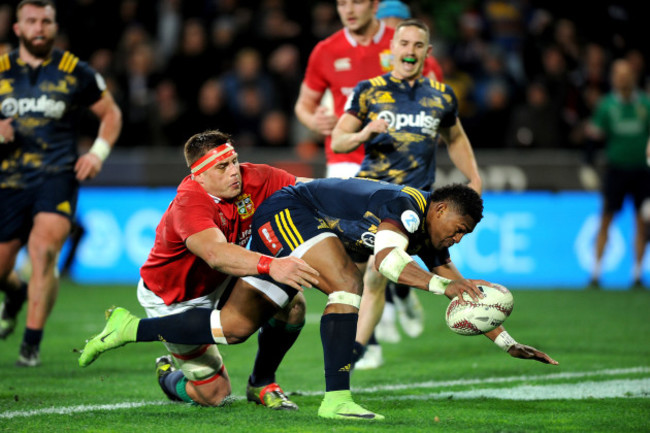 Waisake Naholo scores their first try despite CJ Stander