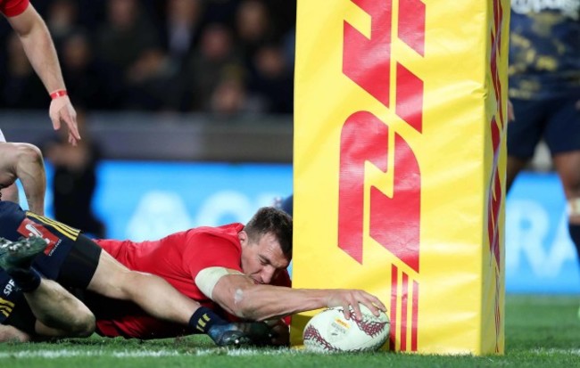 Sam Warburton scores a try