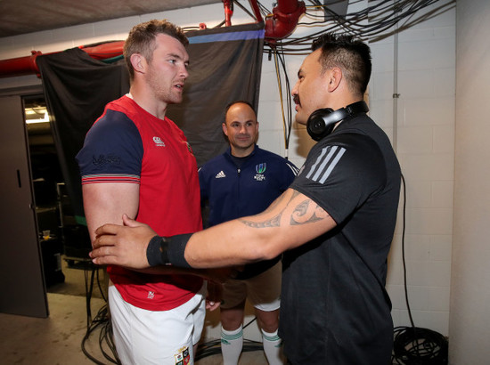 Peter O'Mahony and Ash Dixon with Jaco Peyper at the coin toss