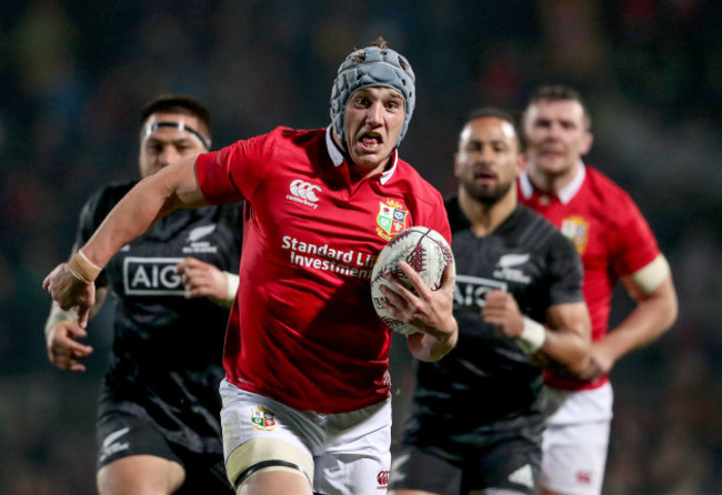 Jonathan Davies makes a break