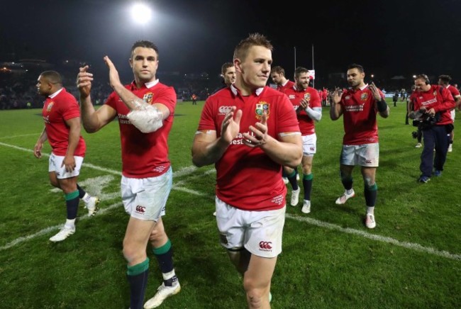 Conor Murray and Jonathan Davies celebrate winning