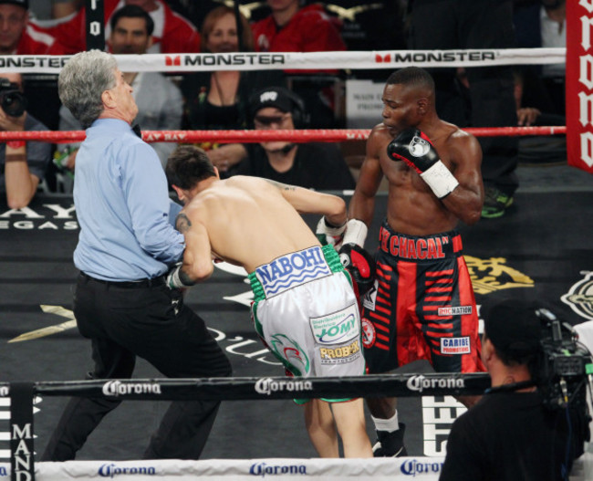 Guillermo Rigondeaux Knocks out Moises Flores In Round 1 To Retain WBA Super Bantamweight Championship