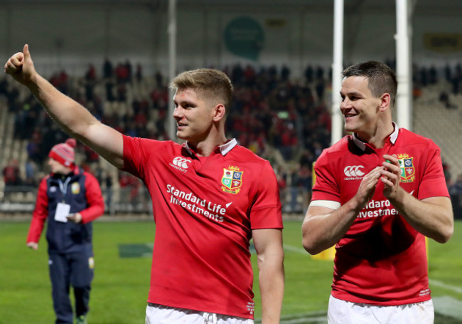 Owen Farrell and Jonathan Sexton celebrate winning