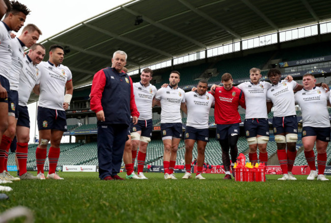 Warren Gatland talks to his players