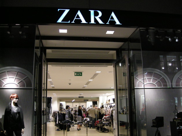 Zara_-_London,_UK_27