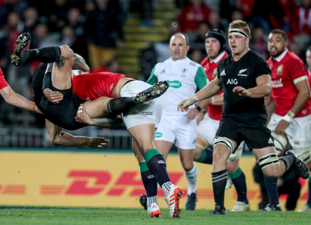 Ben Te'o tackles Sonny Bill Williams