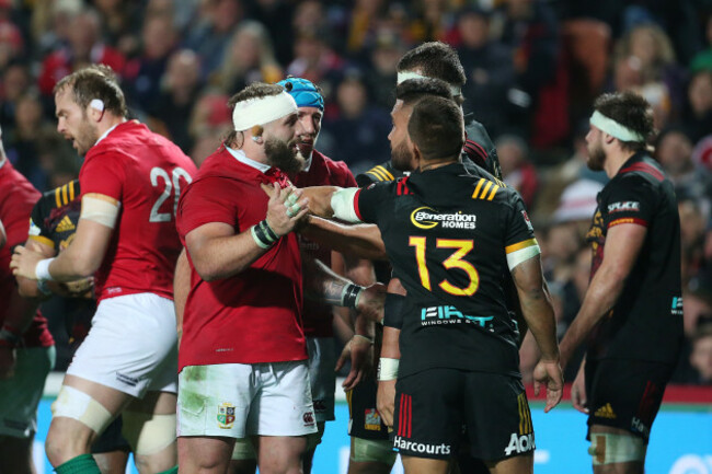 Joe Marler scuffles with Nepo Laulala and Tim Nanai-Williams