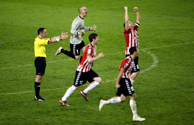 Ger Doherty and Derry City players celebrate