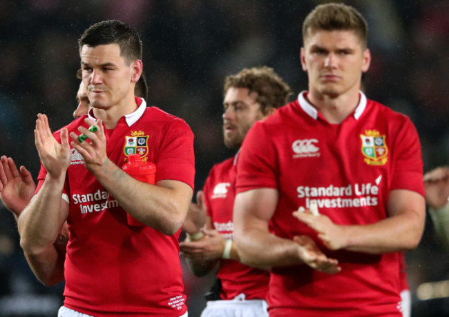 Jonathan Sexton and Owen Farrell dejected