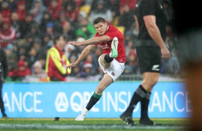 Owen Farrell kicks a penalty