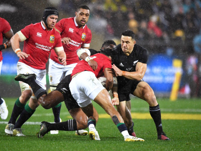 Sonny Bill Williams tackles Anthony Watson, leading to a red card