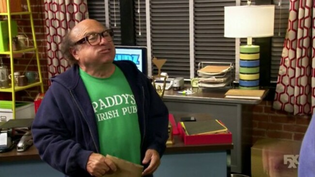 tv-its_always_sunny_in_philadelphia-2005_-frank_reynolds-danny_devito-tshirts-s09e03-paddys_pub_tshirt-595x335