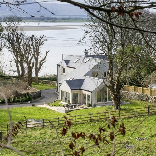 This ultramodern Sligo retreat looks out onto a seal sanctuary