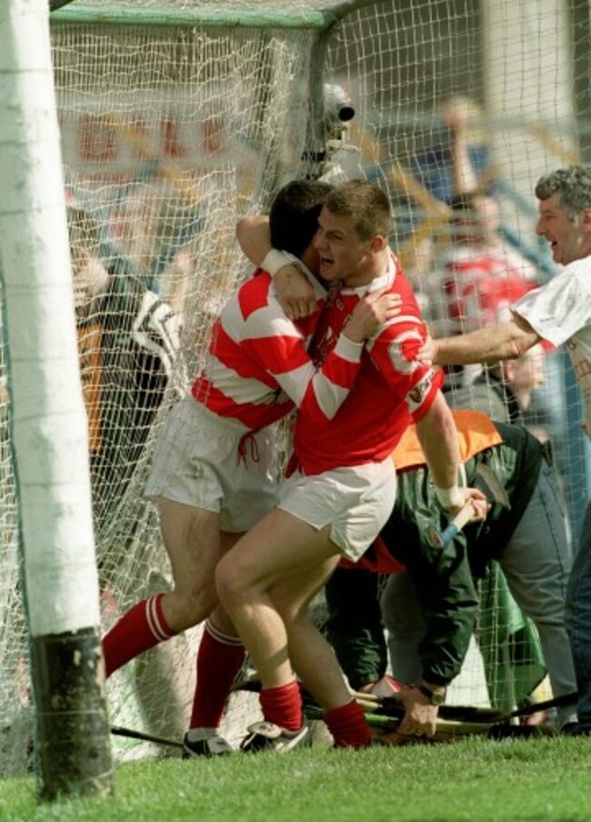 Diarmuid O'Sullivan and Donal Og Cusack celebrate 4/7/1999