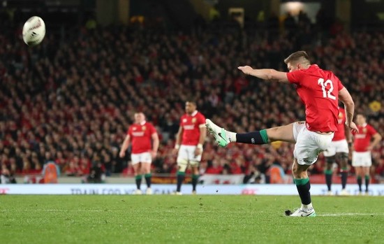 Owen Farrell kicks a penalty