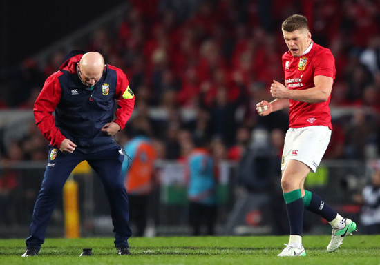 Owen Farrell celebrates scoring a penalty to level the game