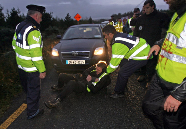 Protest outside Shell terminal