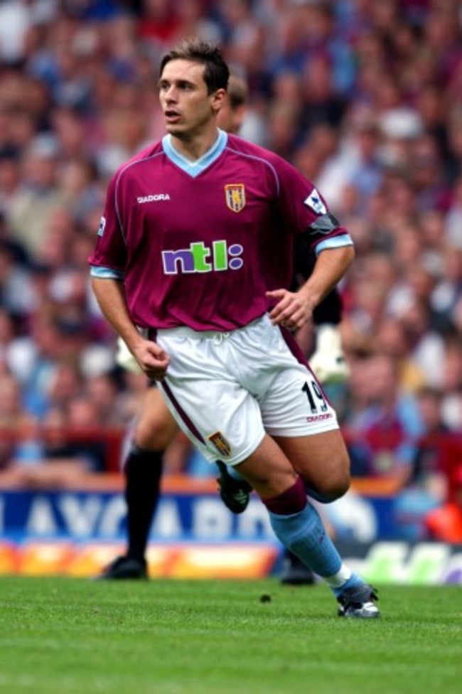 Soccer - FA Barclaycard Premiership - Aston Villa v Manchester United