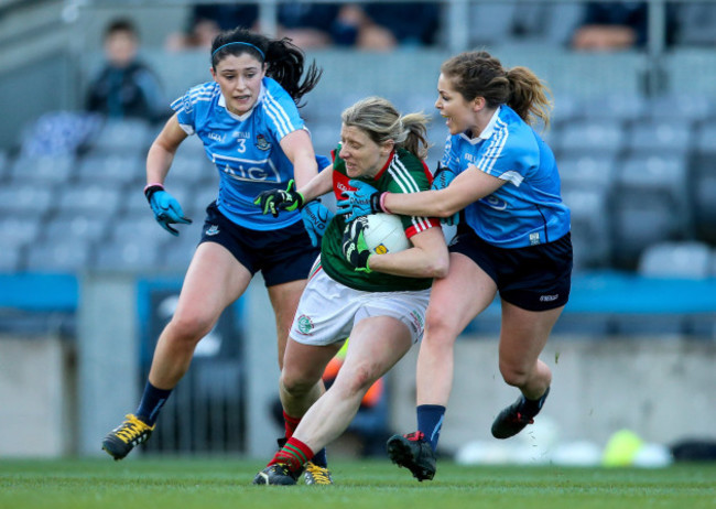 Olwen Carey and Sinead Finnegan with Cora Staunton