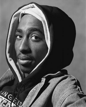 Tupac_Amaru_Shakur2