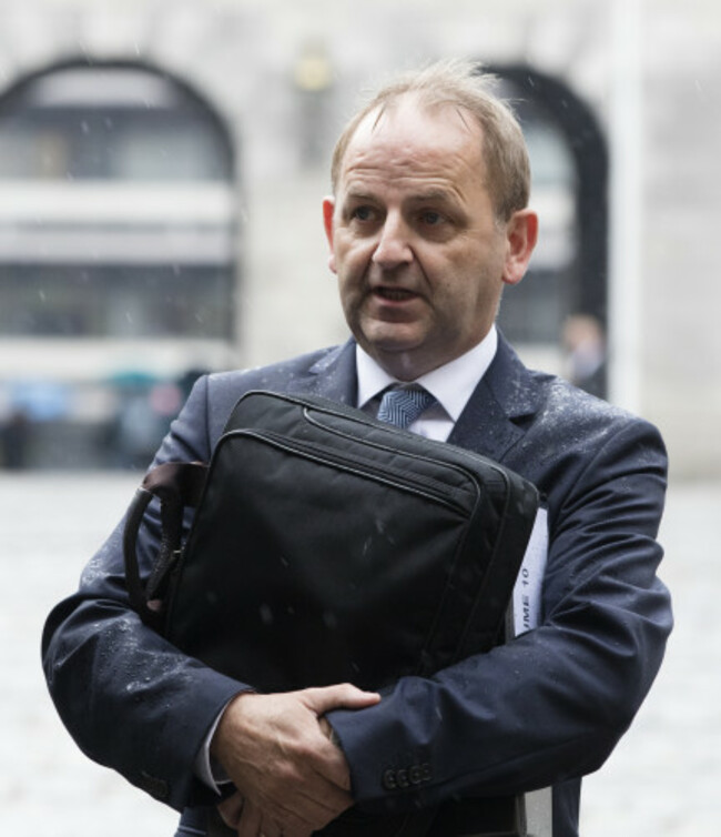 DISCLOSURES TRIBUNAL 758A7342_90518314