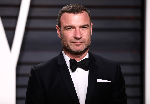 People are praising actor Liev Schreiber for letting his son dress as ...