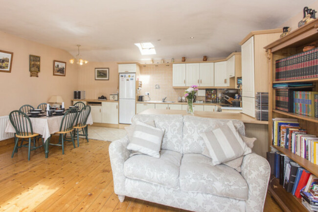 c770e0c6a895d27f76817d610526f7c1