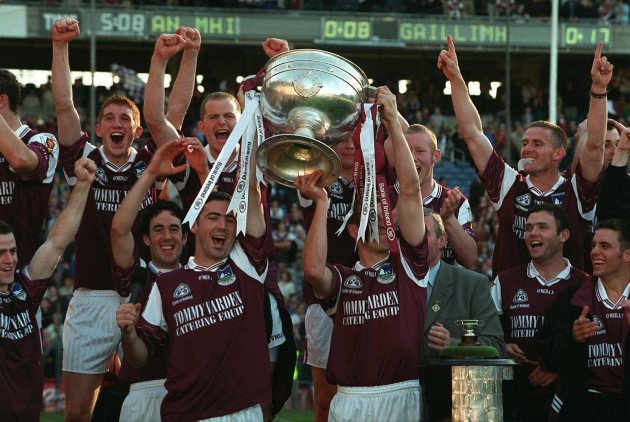 Galway team celebrate 23/9/2001