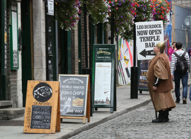 147 Promotional boards inTemple Bar_90519263