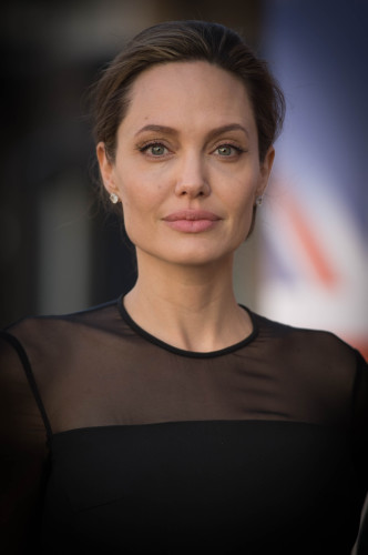 Angelina Jolie urges schoolchild to fight for 'universal human rights'