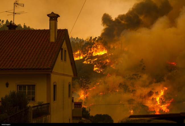 Portugal: Fire Forces Evacuations in Abrantes