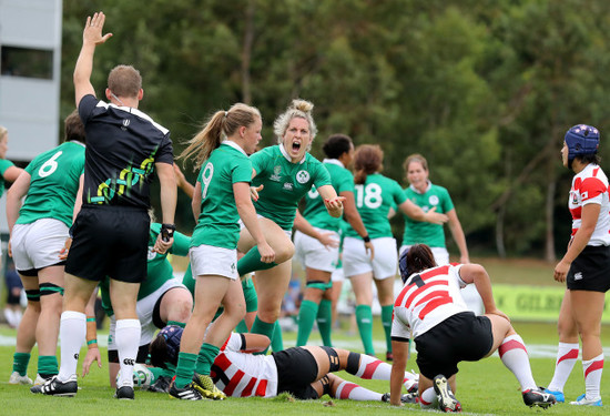 Alison Miller celebrates scoring her sides first try