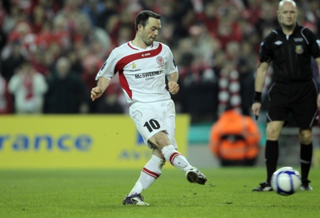 Raffaele Cretaro scores the winning penalty