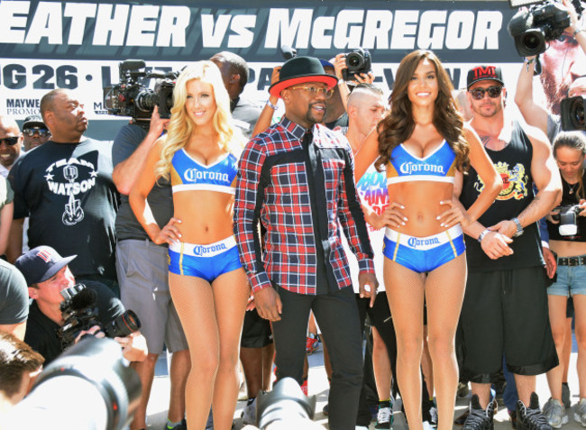 Floyd Mayweather jr vs Conor McGregor Arrival Day Event