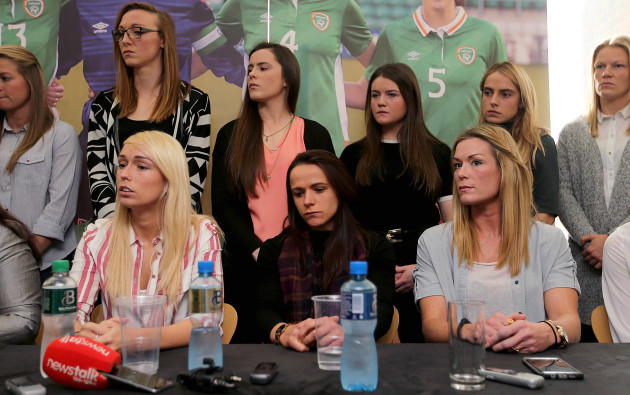 Stephanie Roche, Aine O'Gorman and Emma Byrne with members of the women's national team