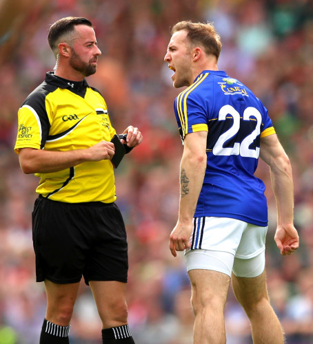 Darran O'Sullivan argues with referee David Gough after being black carded