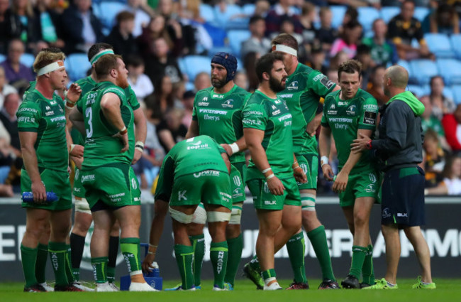 The Connacht team huddle