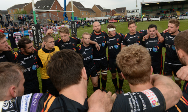 Dragons team huddle