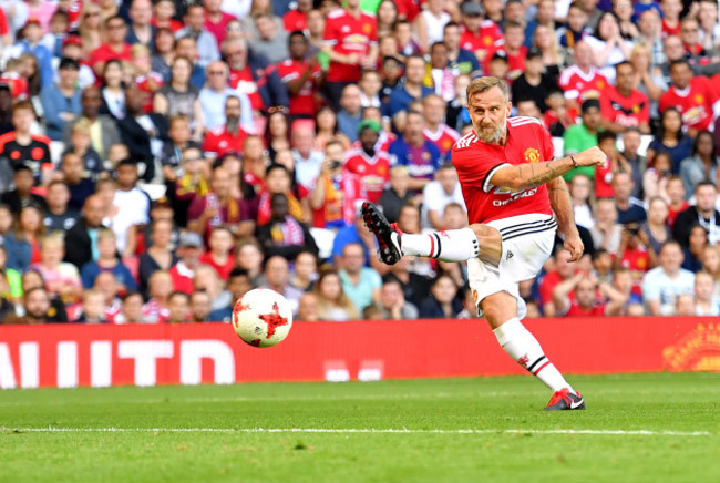 Manchester United Legends v Barcelona Legends - Old Trafford