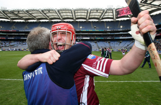 Alan Kerins celebrates with manager Michael Donoghue