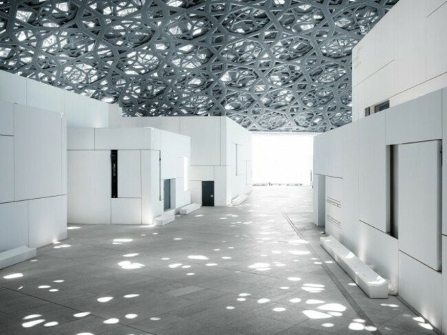 the-gaps-in-the-dome-allow-beams-of-light-to-shine-through-during-the-day-heres-what-it-looks-like-under-the-dome